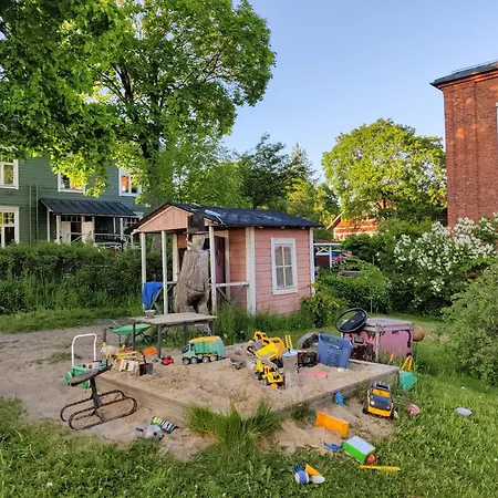Kulttuurimiljoeoe Jaerven Rannassa