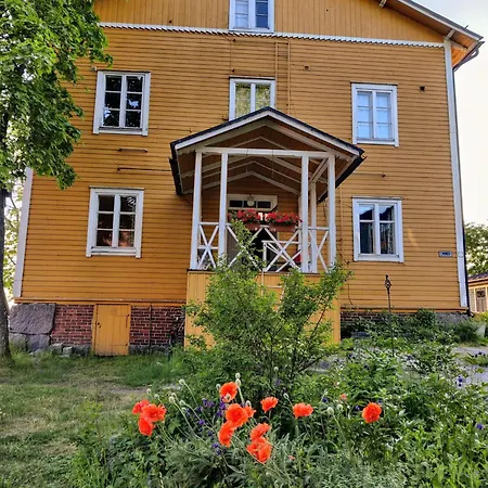Kulttuurimiljoeoe Jaerven Rannassa Appartement